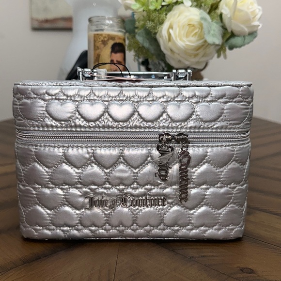 NWT juicy couture hard case !! 🩶🩶🤍🤍🤍 - Picture 1 of 4